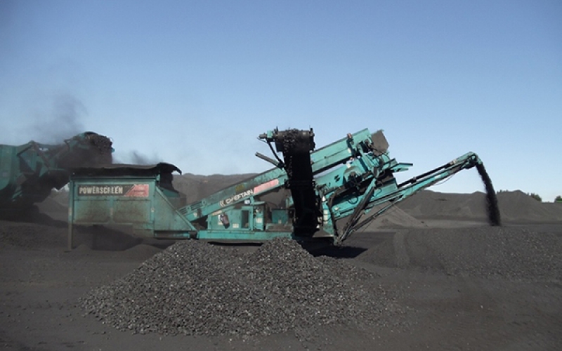 Powerscreen Chieftain 600 dans le charbon